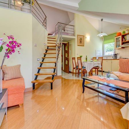 Natali Apartment โอมิช ภายนอก รูปภาพ