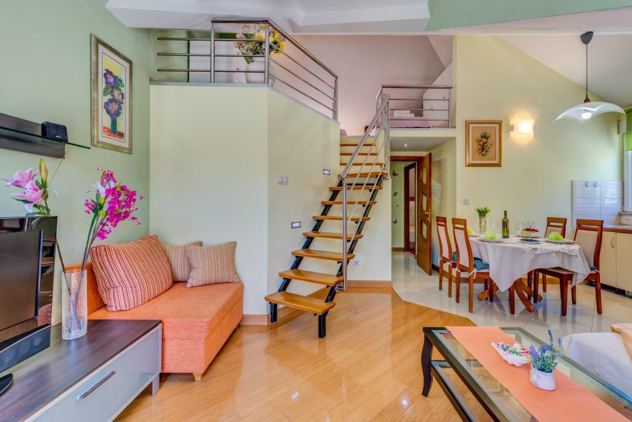 Natali Apartment โอมิช ภายนอก รูปภาพ
