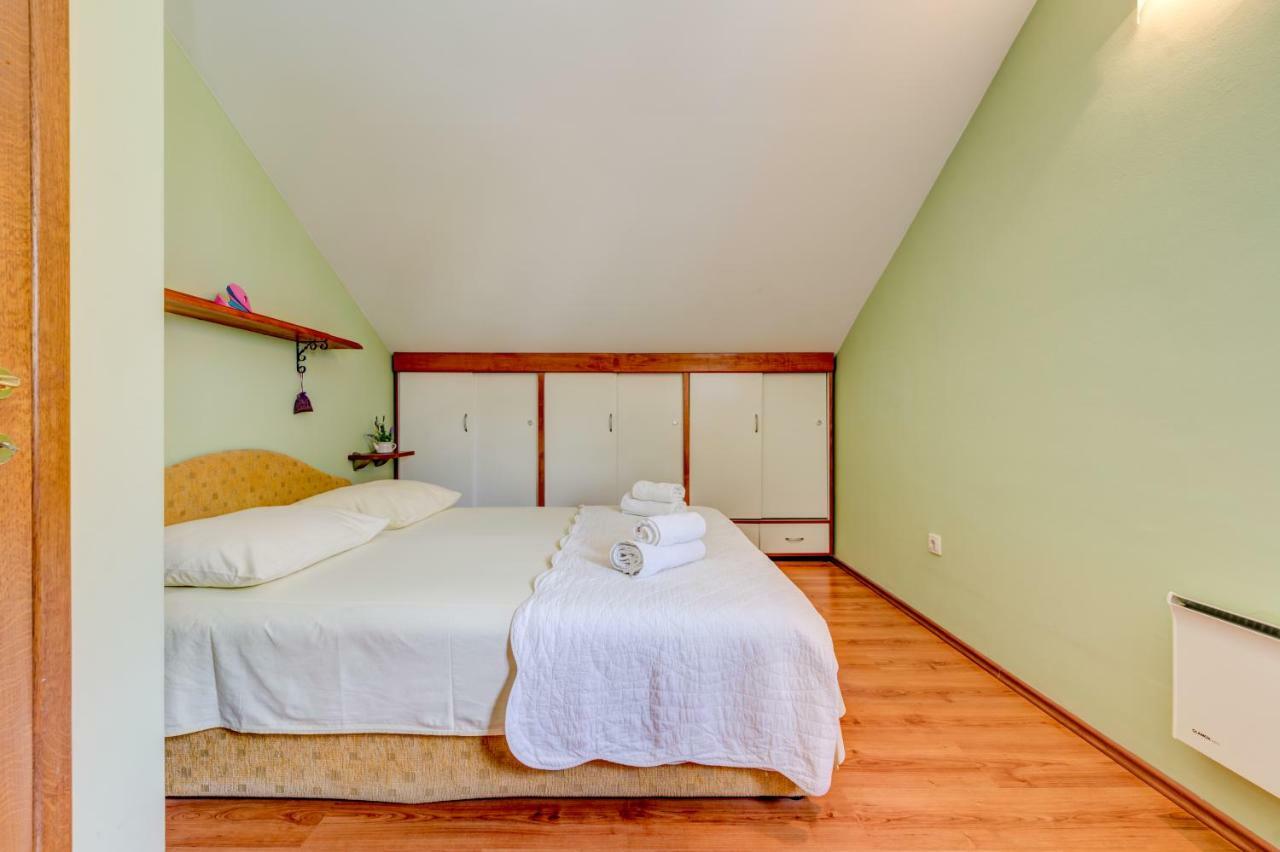 Natali Apartment โอมิช ภายนอก รูปภาพ