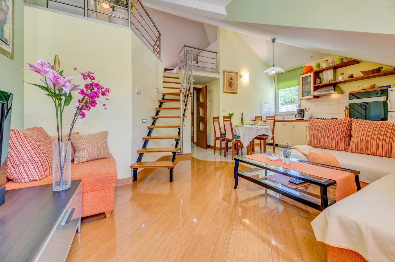 Natali Apartment โอมิช ภายนอก รูปภาพ
